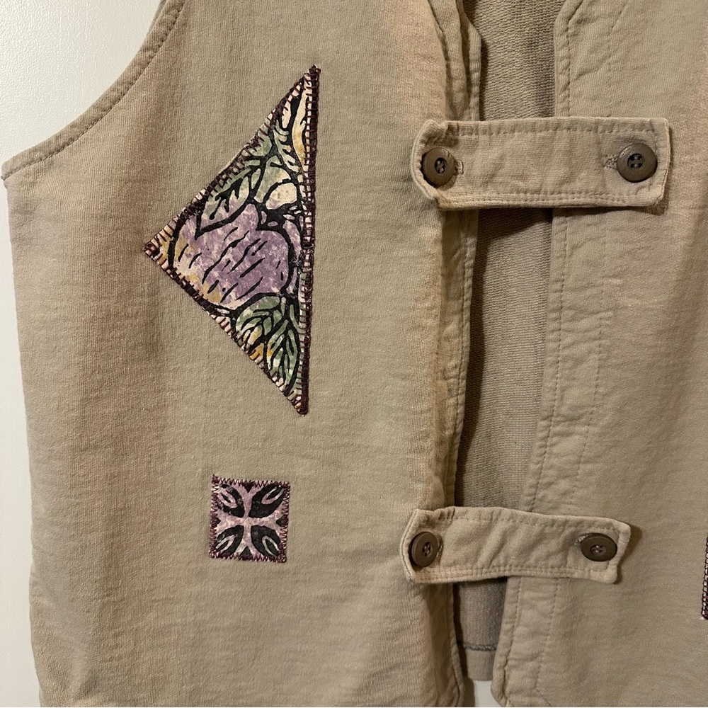 Kat Prints Cotton Vest with Stamped accents One Size - Picture 2 of 8